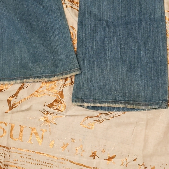 Embroidered Jeans LOVE IS ALL WE NEED! ❤️ - Picture 5 of 9